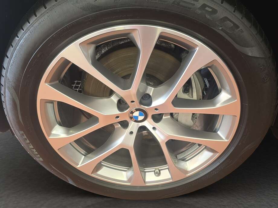 BMW X5 (Bild 9/19)