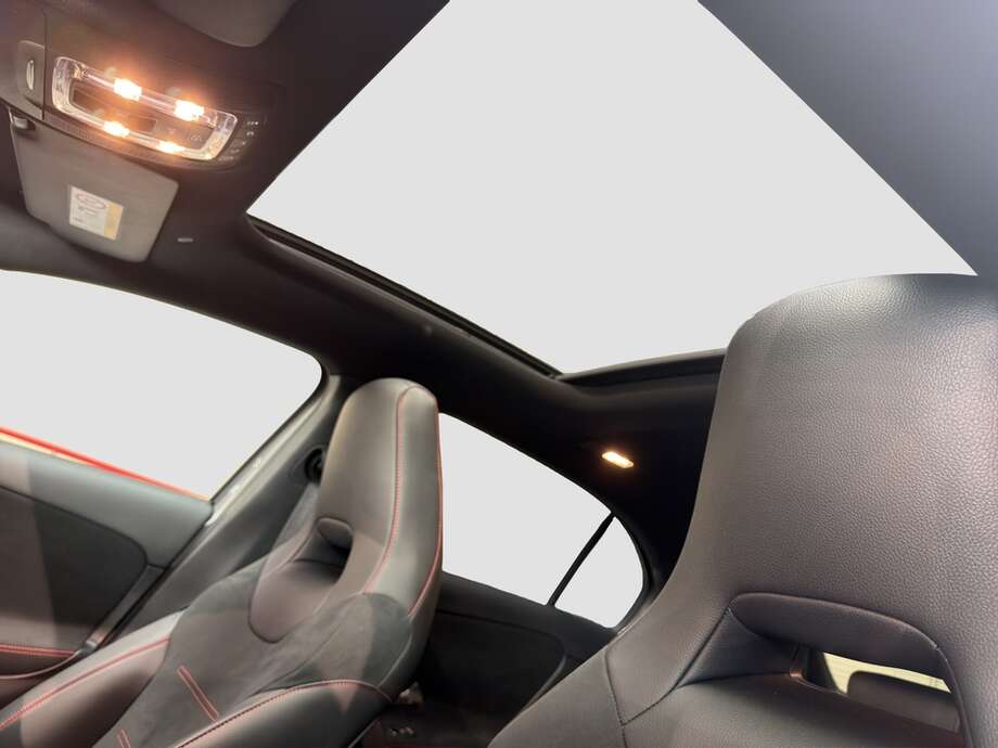 Mercedes-Benz A 250 (Bild 11/16)