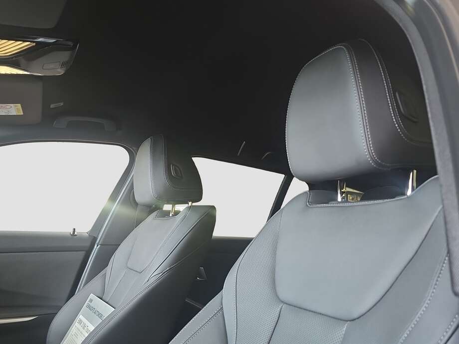 BMW 318d (Bild 11/18)