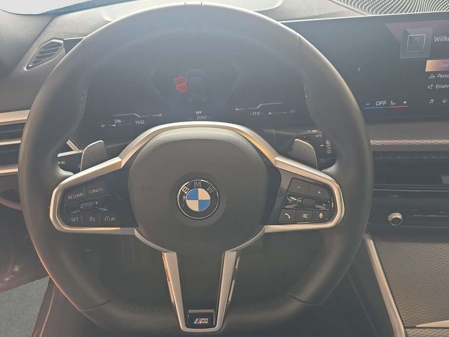BMW 318d (Bild 12/18)