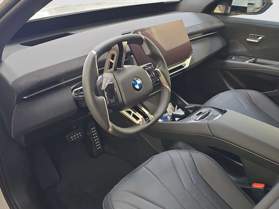 BMW iX3 (Bild 10/18)