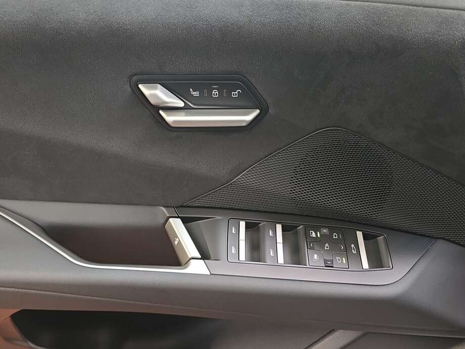 BMW iX3 (Bild 16/18)