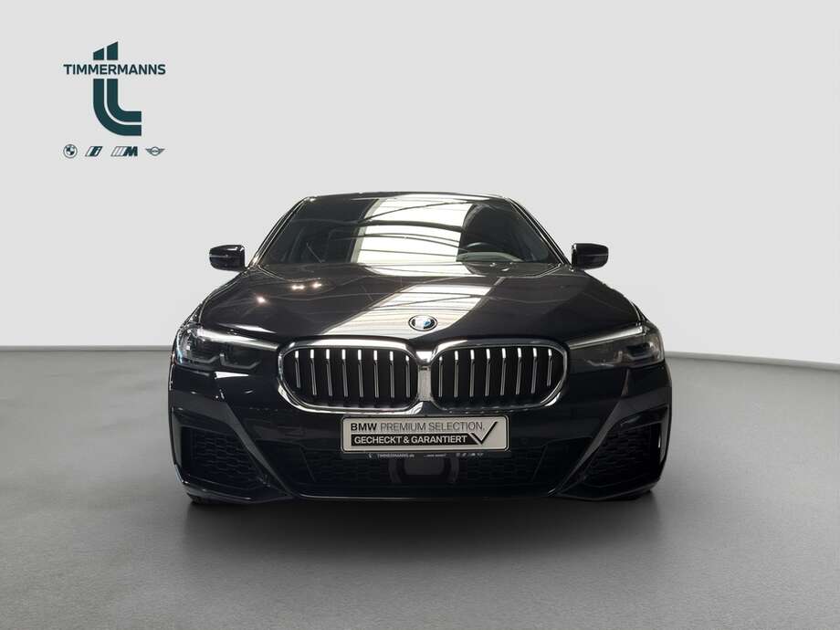 BMW 540i xDrive (Bild 9/18)