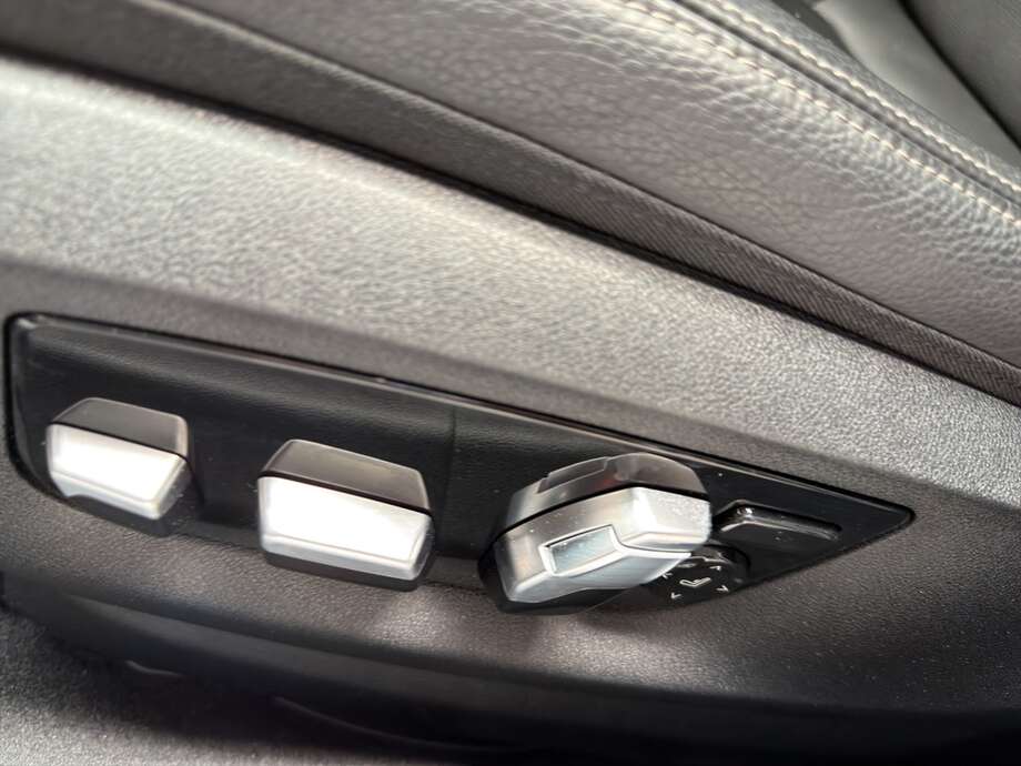 BMW 540i xDrive (Bild 17/18)