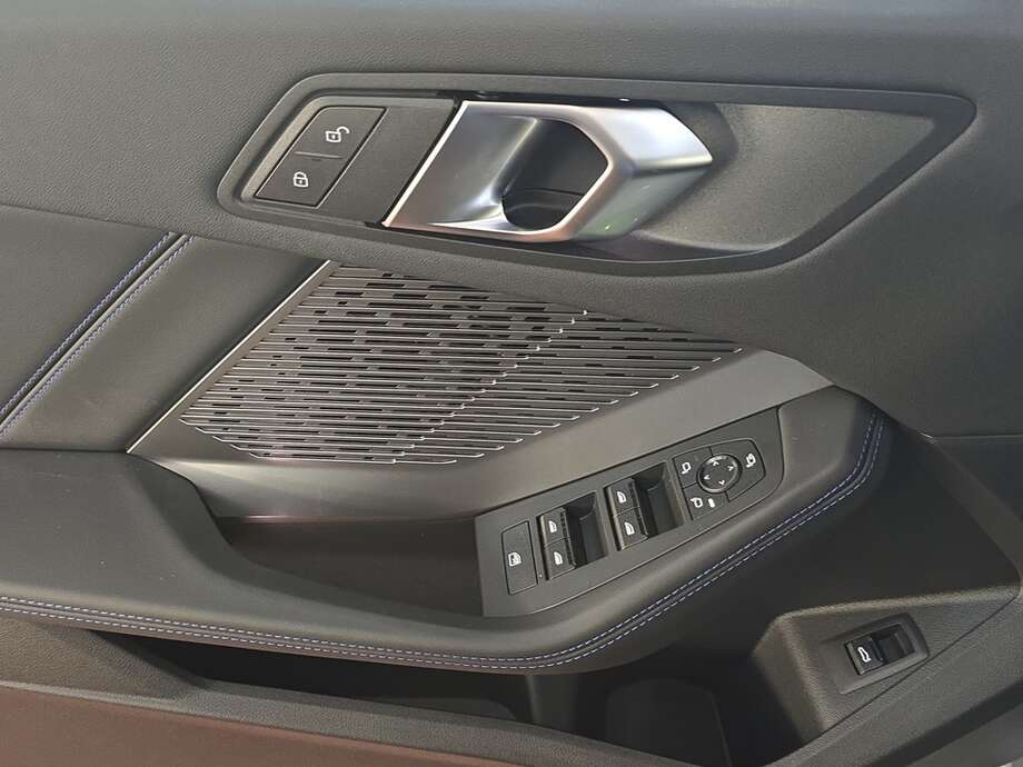 BMW 120 (Bild 16/17)