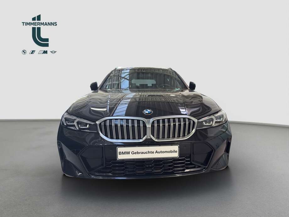 BMW 320d (Bild 8/16)