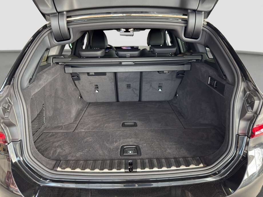 BMW 320d (Bild 15/16)
