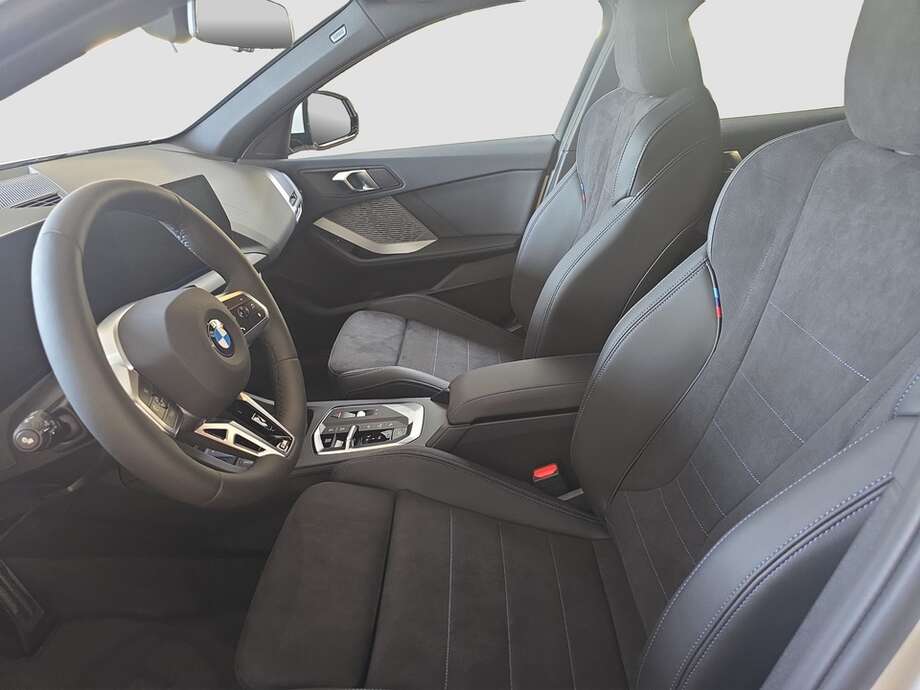BMW 118d (Bild 10/16)