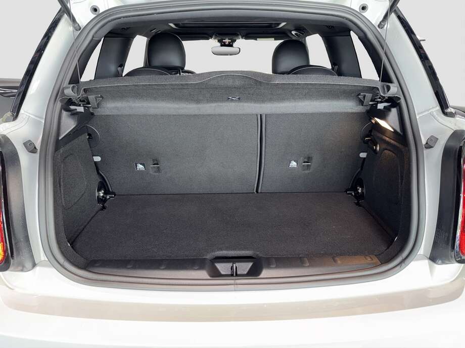 MINI Cooper SE (Bild 15/15)