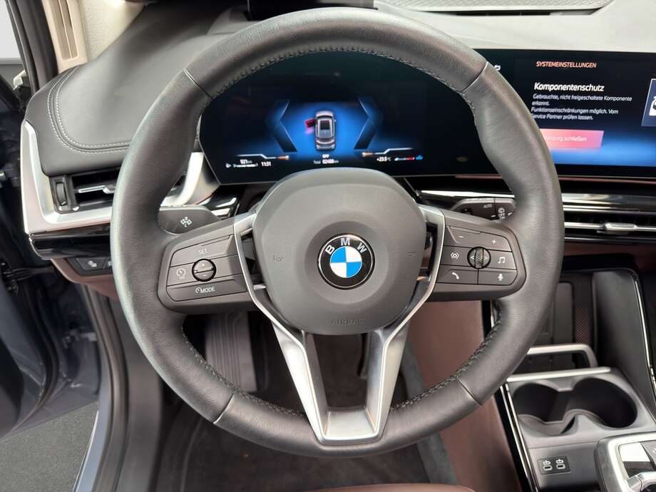 BMW 223d (Bild 12/18)