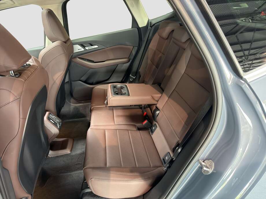 BMW 223d (Bild 14/18)