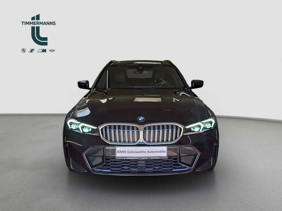 BMW 320d (Bild 8/18)