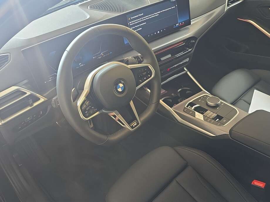 BMW 320d (Bild 10/18)