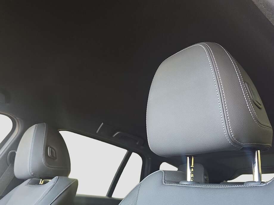 BMW 320d (Bild 11/18)