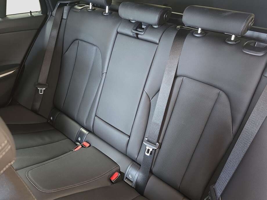 BMW 320d (Bild 14/18)