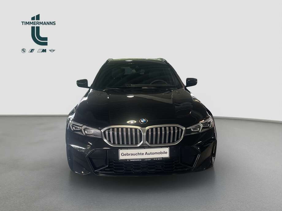 BMW 320d (Bild 8/15)