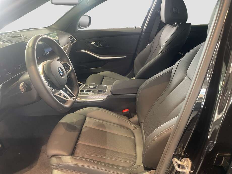 BMW 320d (Bild 10/15)