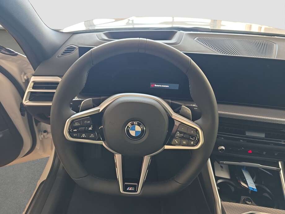 BMW 320d (Bild 12/18)