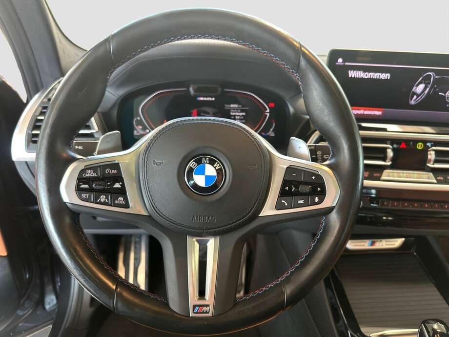 BMW X3 (Bild 12/18)