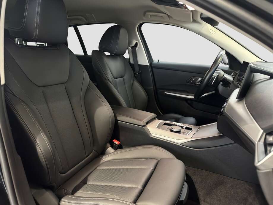 BMW 320e Touring Auto (Bild 16/21)