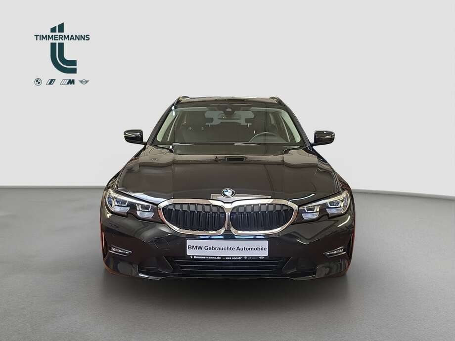 BMW 318d (Bild 8/18)