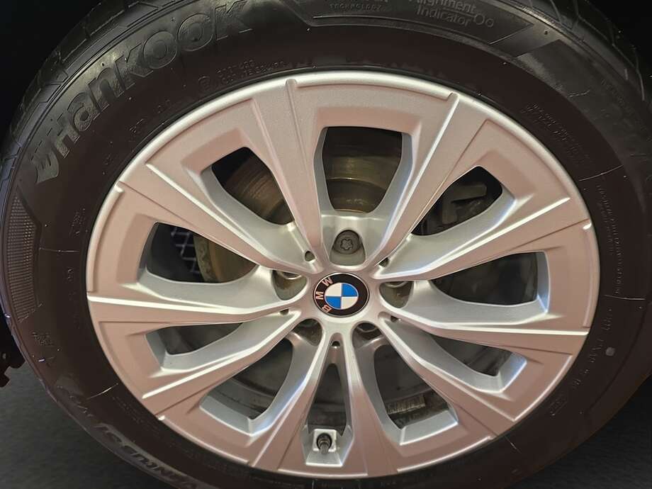 BMW 318d (Bild 9/18)