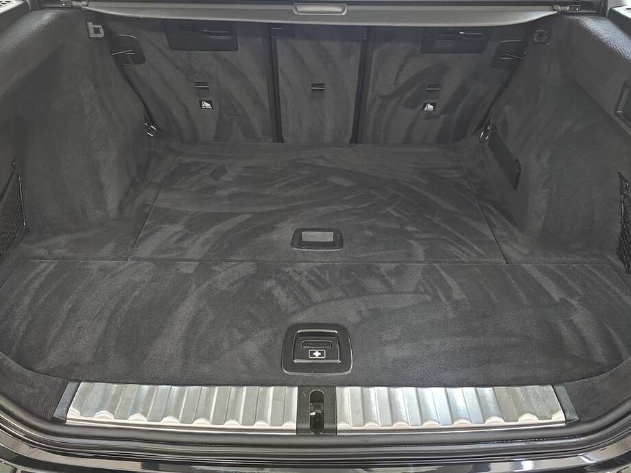 BMW 318d (Bild 15/18)