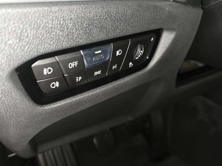 BMW 318d (Bild 17/18)