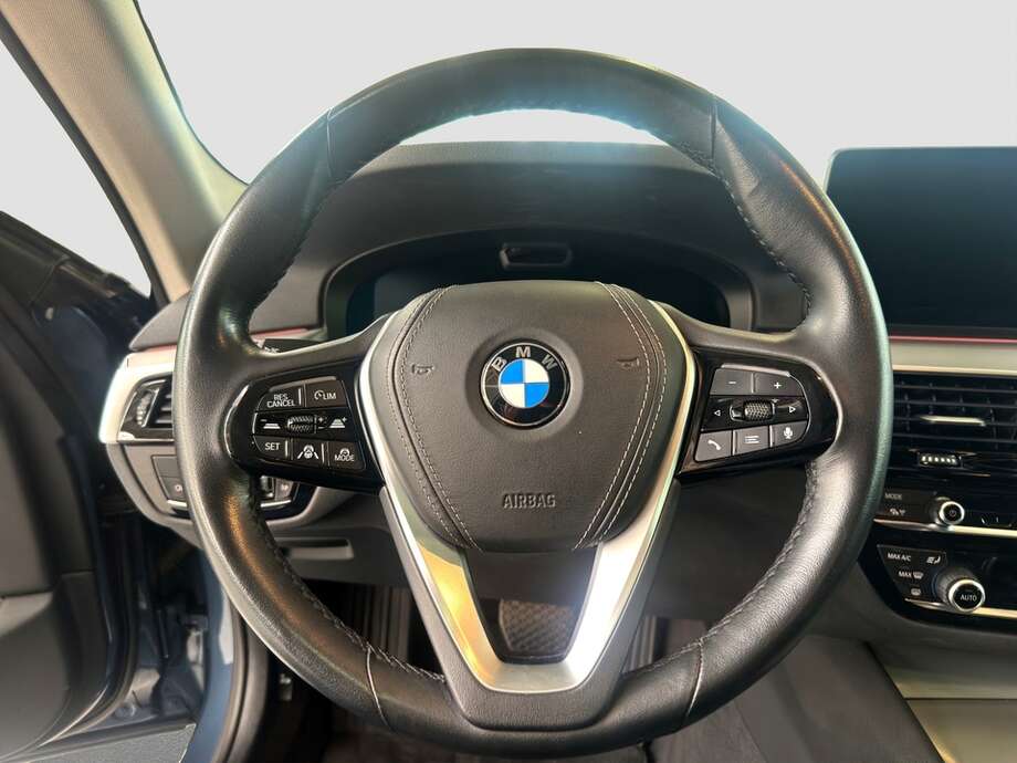 BMW 530i xDrive (Bild 12/22)