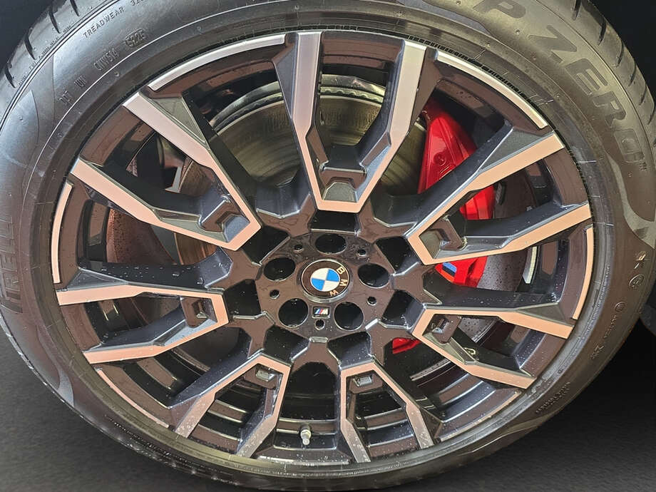 BMW X5 (Bild 9/18)