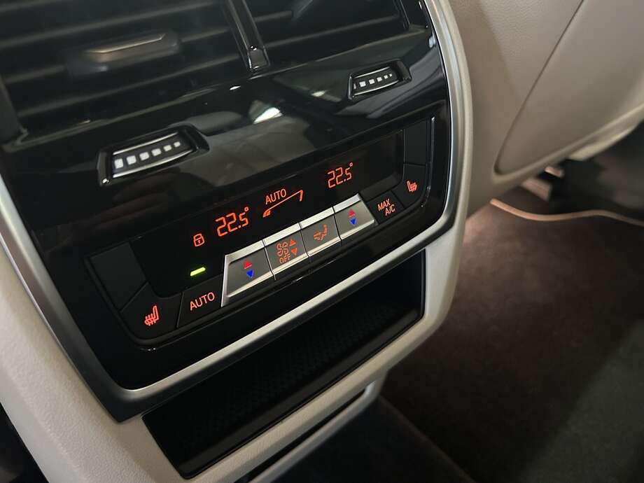 BMW X5 (Bild 17/21)
