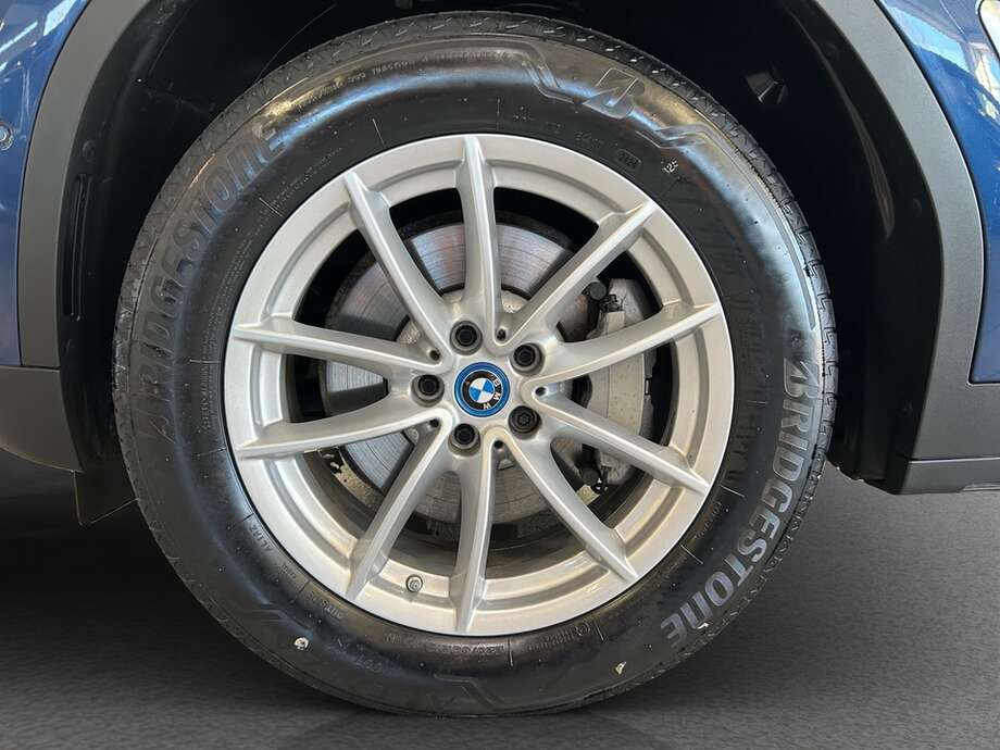 BMW X3 (Bild 9/17)