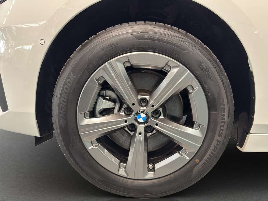 BMW 223 Active Tourer (Bild 10/22)