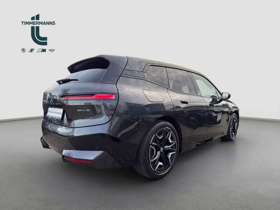 BMW iX (Bild 5/16)