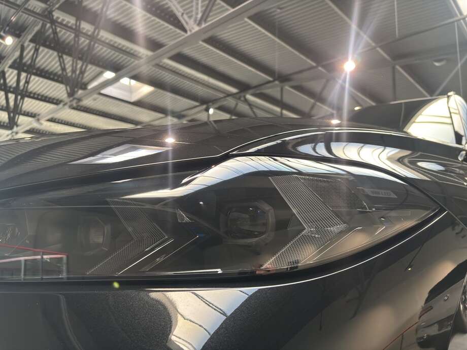 BMW X5 (Bild 16/17)