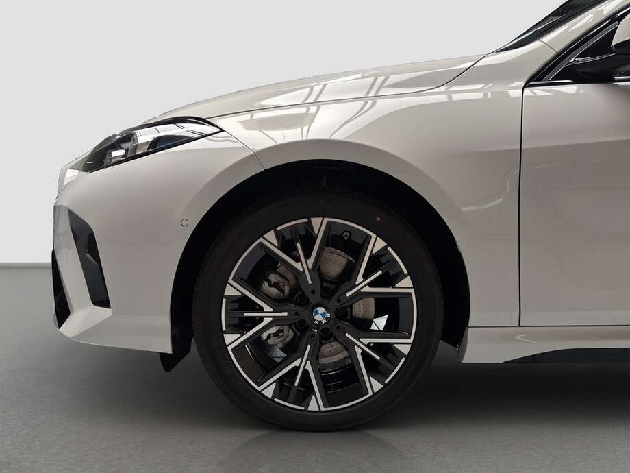 BMW 120 (Bild 9/18)