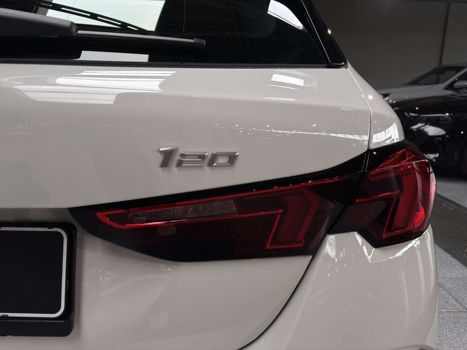 BMW 120 (Bild 17/18)