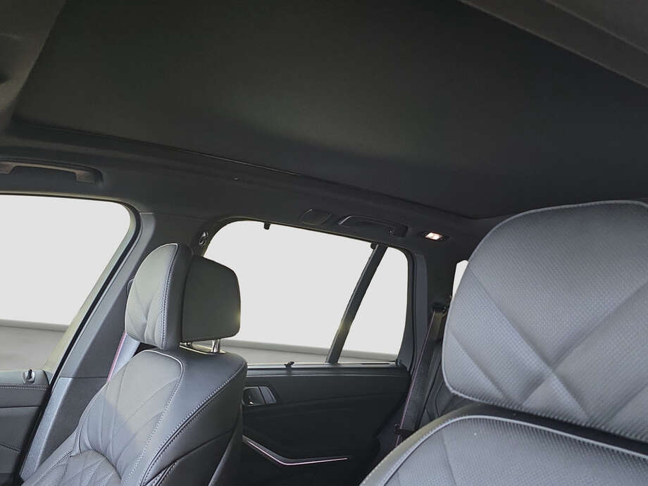 BMW X5 (Bild 11/18)