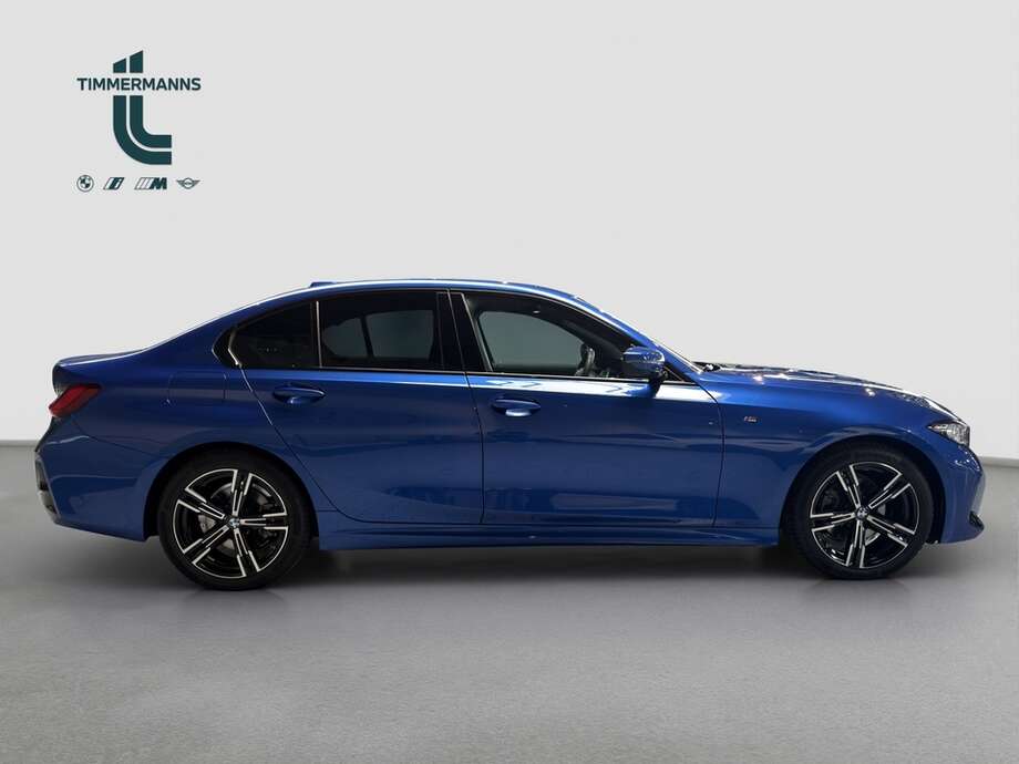 BMW 320i (Bild 7/19)