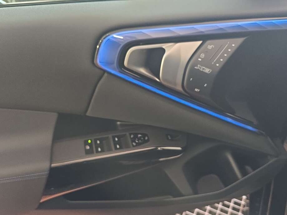 BMW X3 (Bild 16/17)