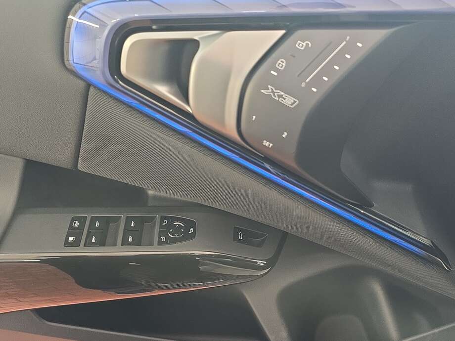 BMW X3 (Bild 16/17)