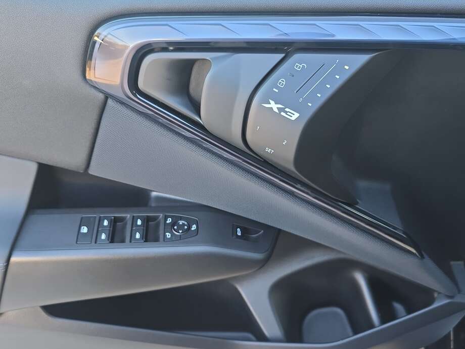 BMW X3 (Bild 16/17)