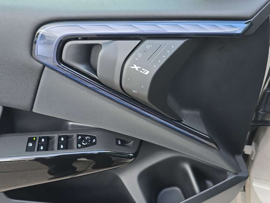 BMW X3 (Bild 16/18)