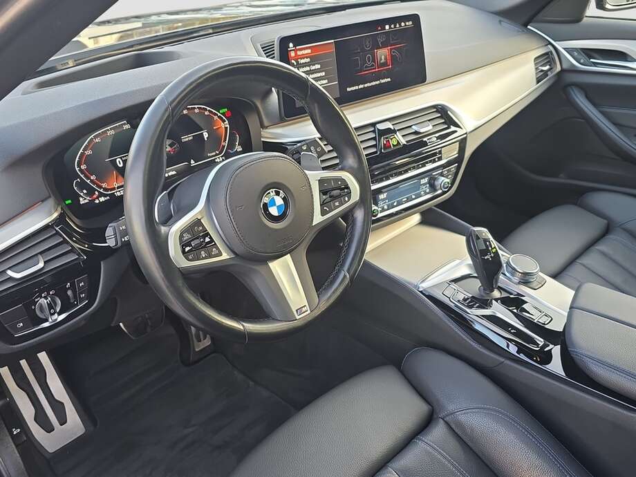 BMW 540d xDrive (Bild 10/19)