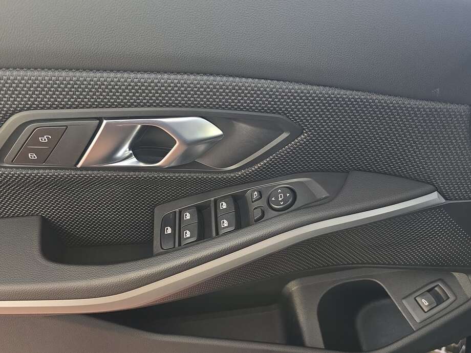 BMW 330d (Bild 17/20)