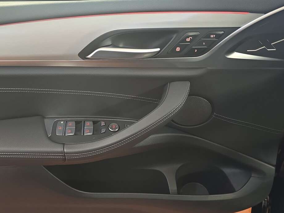 BMW X3 (Bild 16/18)