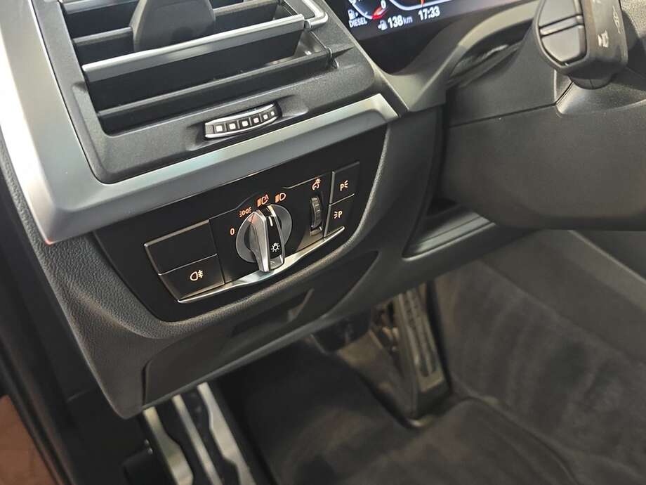 BMW X3 (Bild 17/18)