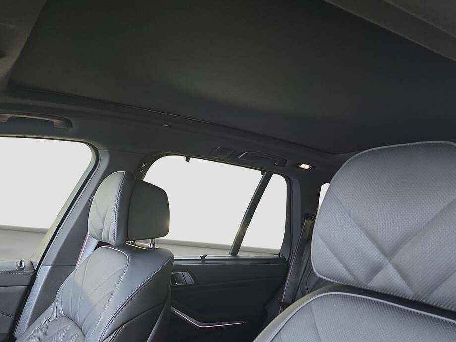 BMW X5 (Bild 11/18)