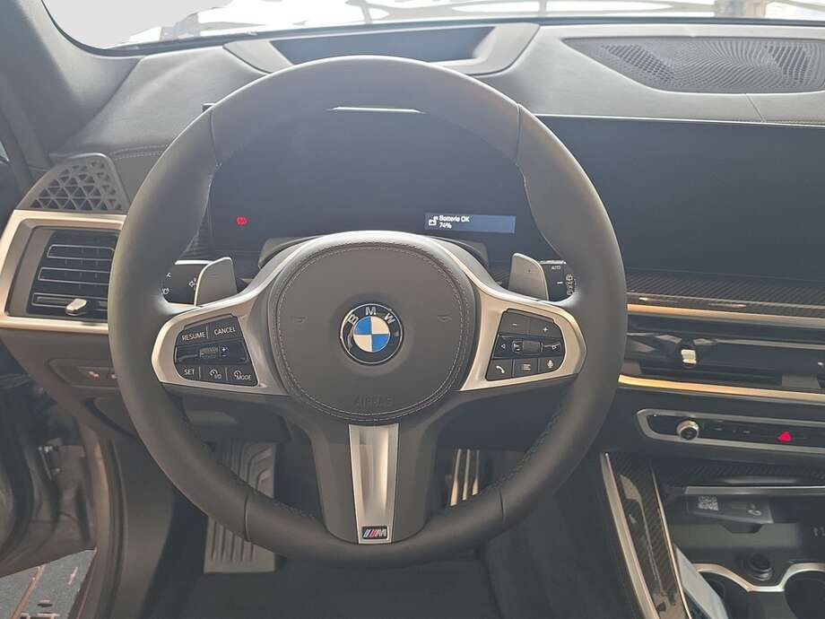 BMW X5 (Bild 12/18)