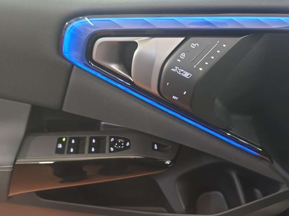 BMW X3 (Bild 16/18)